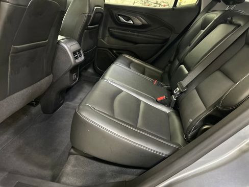 Used 2024 GMC Terrain SLT image 36