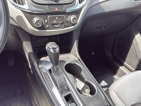 Used 2020 Chevrolet Equinox LT FWD image 15