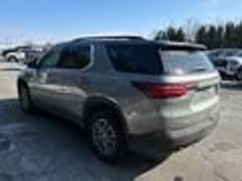 Used 2023 Chevrolet Traverse LT w/ Rear Camera Mirror Package image 4