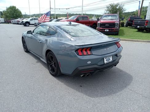 Used 2024 Ford Mustang GT RWD image 5