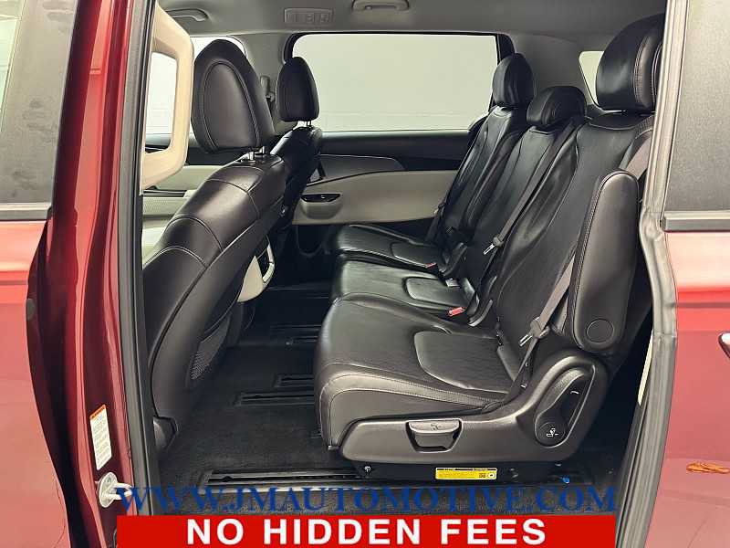 Used 2024 Kia Carnival LX FWD image 14