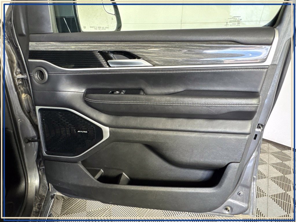 Used 2022 Jeep Wagoneer Series III AWD/4WD image 47