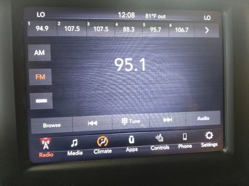 Used 2020 RAM 1500 Laramie AWD/4WD image 25