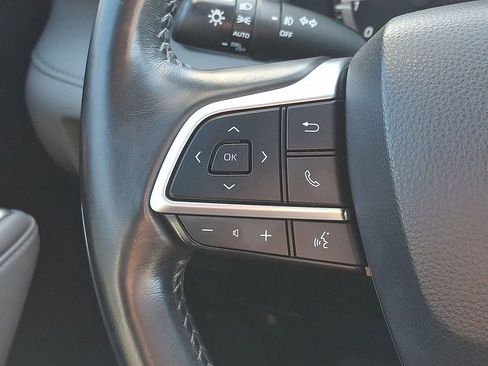 Used 2020 Toyota Highlander XLE image 9