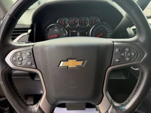 Used 2015 Chevrolet Suburban LT w/ Luxury Package AWD/4WD image 10
