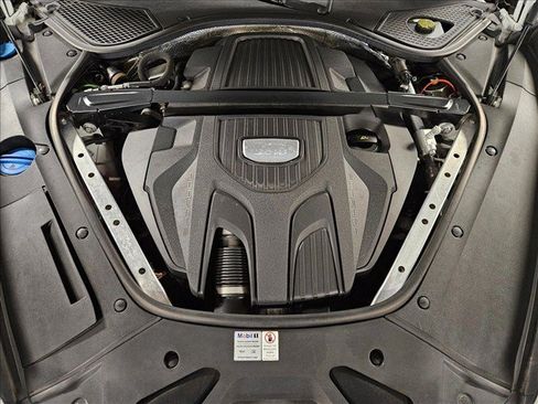 Used 2020 Porsche Panamera RWD image 23