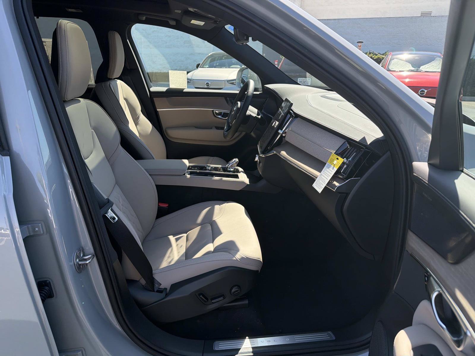 New 2027 Volvo XC90 B6 Plus AWD/4WD image 21
