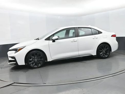 Used 2024 Toyota Corolla SE FWD image 5