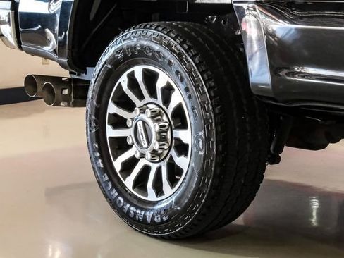 Used 2021 Ford F250 Lariat w/ Lariat Value Package image 49