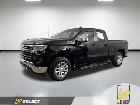 Used 2025 Chevrolet Silverado 1500 LT w/ Z71 Off-Road Package AWD/4WD image 2