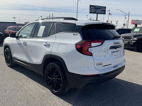 Used 2024 GMC Terrain SLT w/ Tech Package image 4