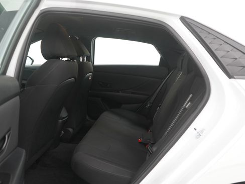 Certified 2025 Hyundai Elantra SEL w/ Cargo Package image 15