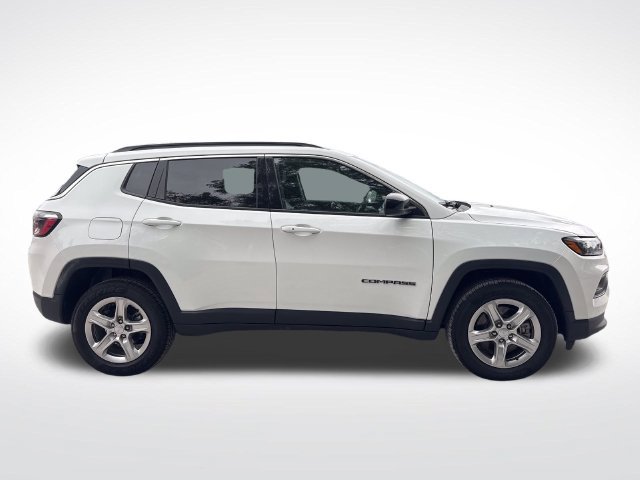 Used 2024 Jeep Compass Latitude AWD/4WD image 6