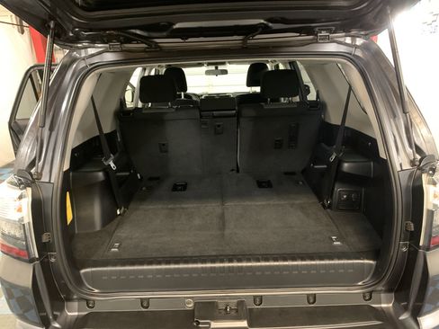 Used 2018 Toyota 4Runner SR5 image 21