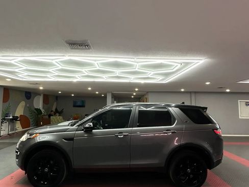 Used 2016 Land Rover Discovery Sport HSE AWD/4WD image 3