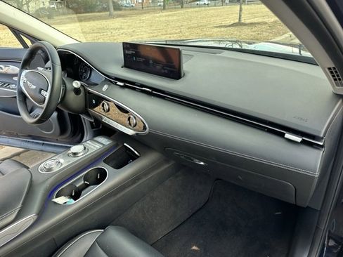 Used 2024 Genesis GV70 2.5T w/ Advanced Package image 25