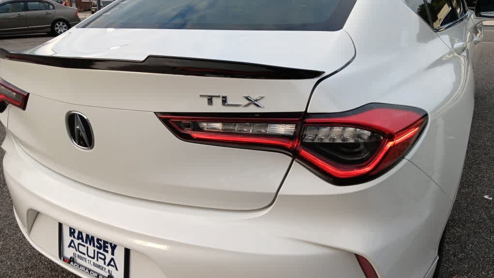 Used 2023 Acura TLX FWD image 5