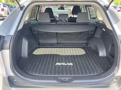 Used 2023 Toyota RAV4 XLE FWD image 33