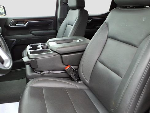 Used 2024 GMC Sierra 1500 SLT image 11