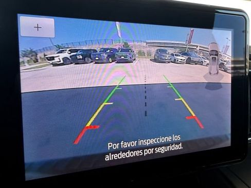 Used 2022 Ford Explorer XLT w/ Equipment Group 202A RWD image 9