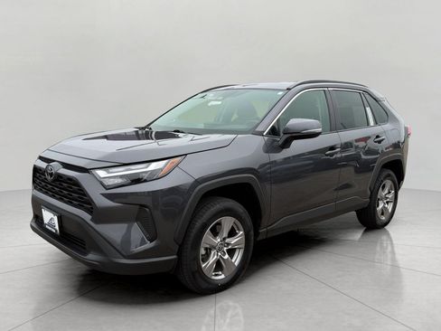 Used 2025 Toyota RAV4 XLE AWD/4WD image 6