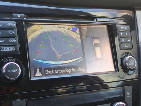 Used 2016 Nissan Rogue SV w/ SV Premium Package image 21