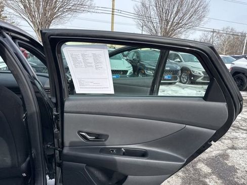 Certified 2025 Hyundai Elantra Sport image 31