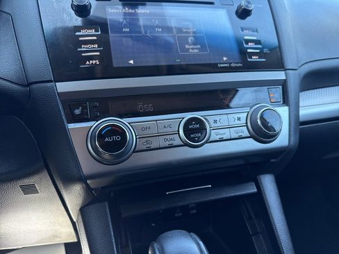 Used 2017 Subaru Outback 2.5i Premium AWD/4WD image 16