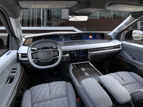 New 2026 Lincoln Navigator Black Label w/ Black Label Special Edition AWD/4WD image 10