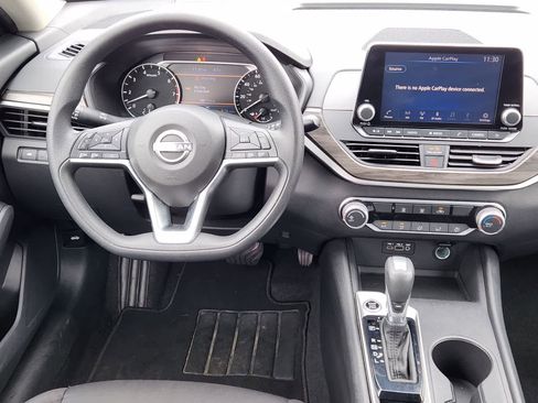 Used 2025 Nissan Altima 2.5 SV FWD image 24