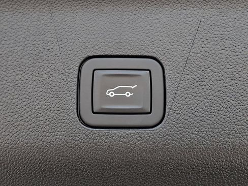 Used 2025 GMC Yukon Denali w/ LPO, Get Active Package AWD/4WD image 31