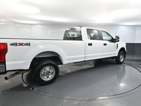 Used 2022 Ford F250 XL w/ Power Equipment Group image 4