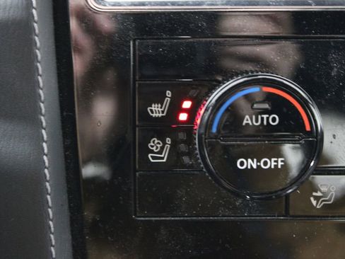 Used 2022 Nissan Armada Platinum w/ Captain's Chairs Package image 33