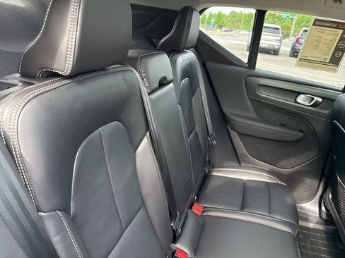 Certified 2023 Volvo XC40 B5 Ultimate w/ Protection Package Premier AWD/4WD image 40