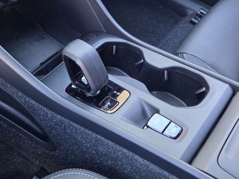 Used 2025 Volvo XC40 B5 Core w/ Protection Package Premier image 27