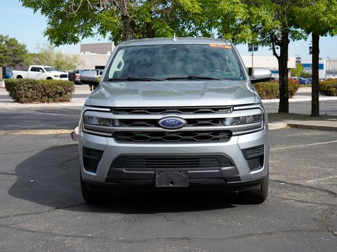 Used 2024 Ford Expedition XLT image 3