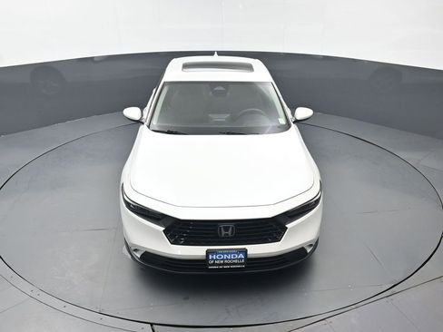 Certified 2023 Honda Accord EX image 37