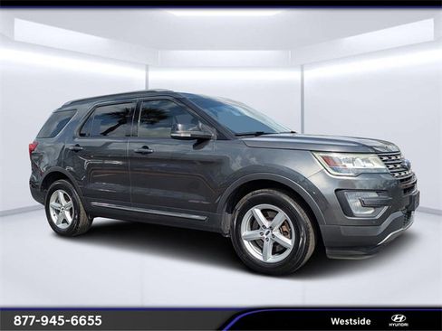 Used 2017 Ford Explorer XLT w/ Equipment Group 202A image 1