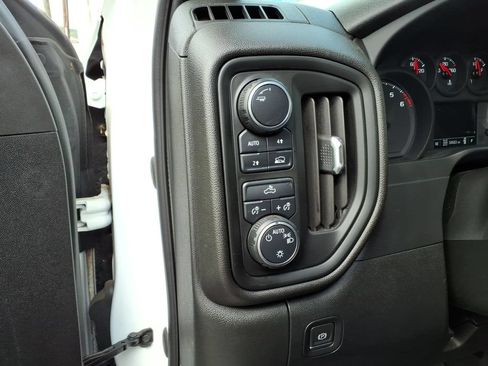 Used 2020 Chevrolet Silverado 1500 Custom w/ Custom Value Package AWD/4WD image 19