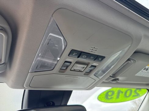 Used 2019 Toyota RAV4 XLE Premium image 23