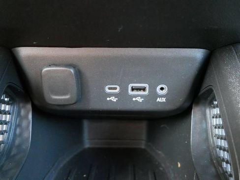 Used 2023 Chevrolet TrailBlazer LS FWD image 19