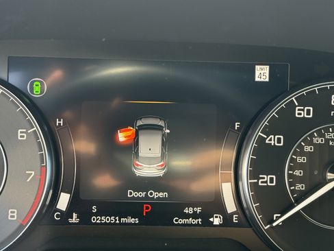 Used 2024 Acura RDX SH-AWD image 25