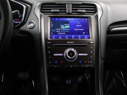 Used 2020 Ford Fusion Titanium image 21