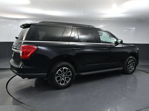 Used 2022 Ford Expedition XLT AWD/4WD image 5