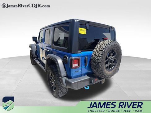 Used 2024 Jeep Wrangler Unlimited AWD/4WD image 7