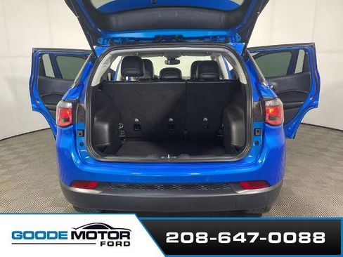 Used 2021 Jeep Compass Latitude w/ Driver Assistance Group AWD/4WD image 21