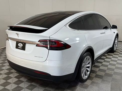Used 2020 Tesla Model X Long Range image 7