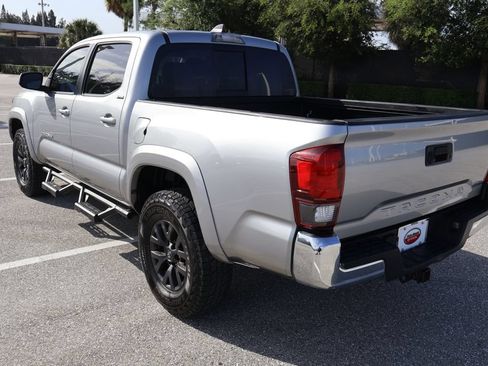 Used 2021 Toyota Tacoma SR5 RWD image 11