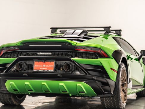 Used 2024 Lamborghini Huracan Sterrato image 9