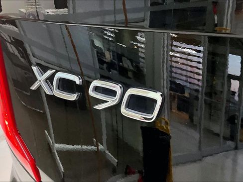 Used 2024 Volvo XC90 B6 Plus image 7